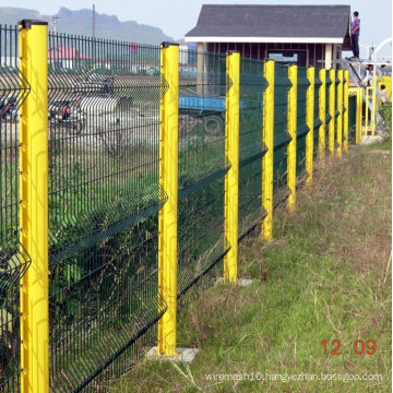 peach post welded wire mesh fence